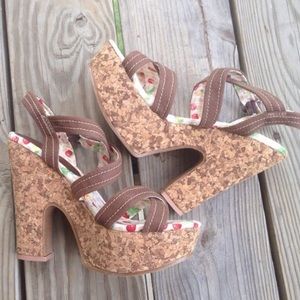 Adorable Strappy Cork Platform Wedge Sandals